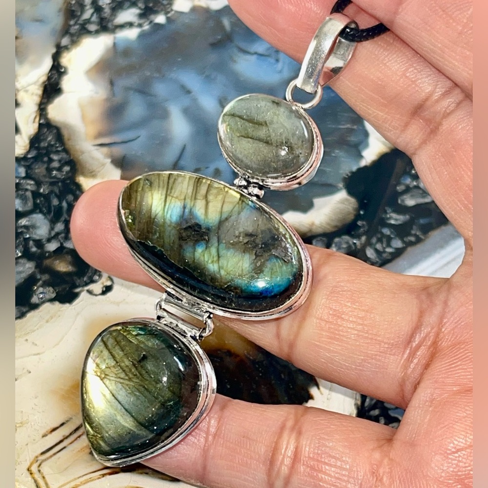 Large Labradorite Pendant 3” - Picture 10 of 14